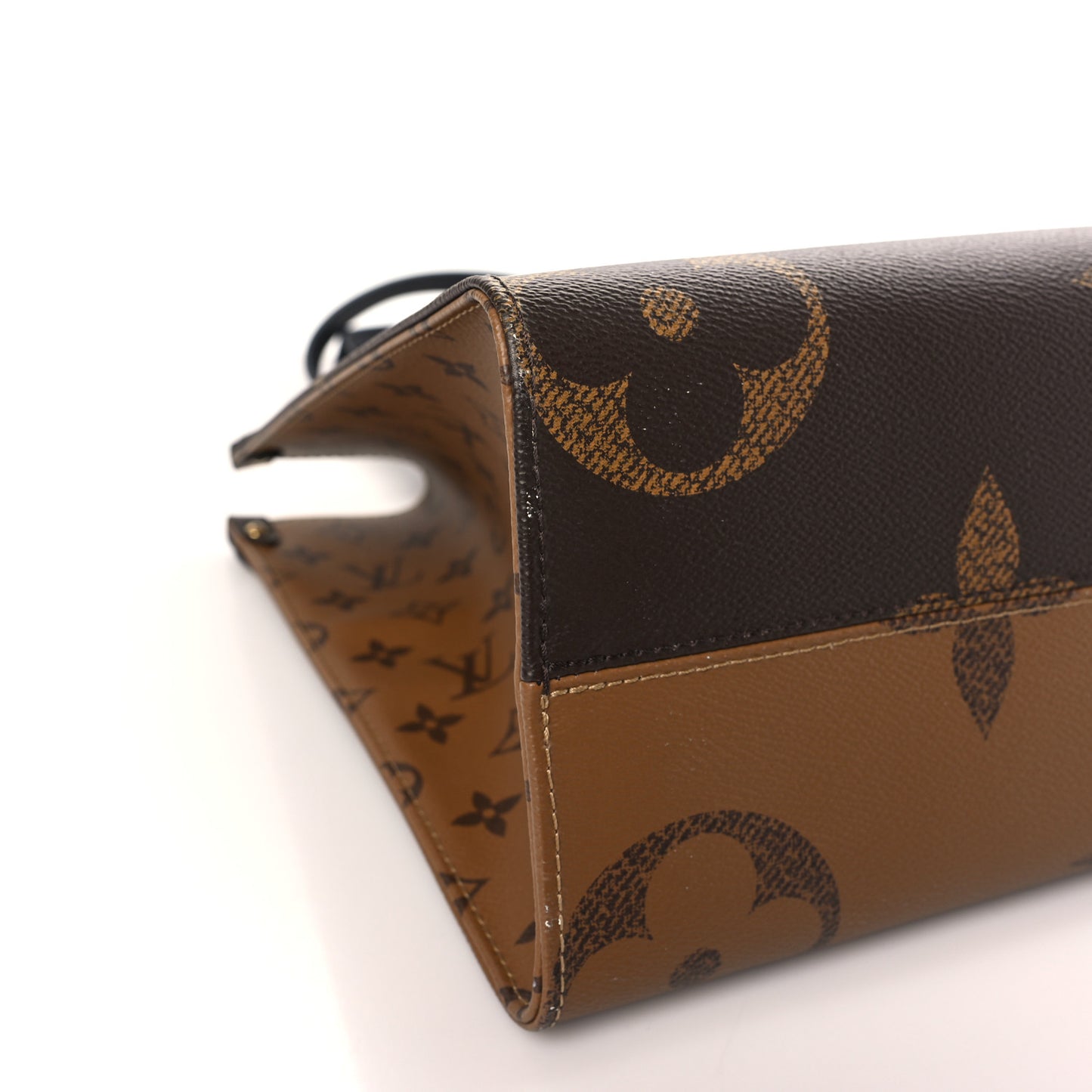 Reverse Monogram Giant Onthego MM