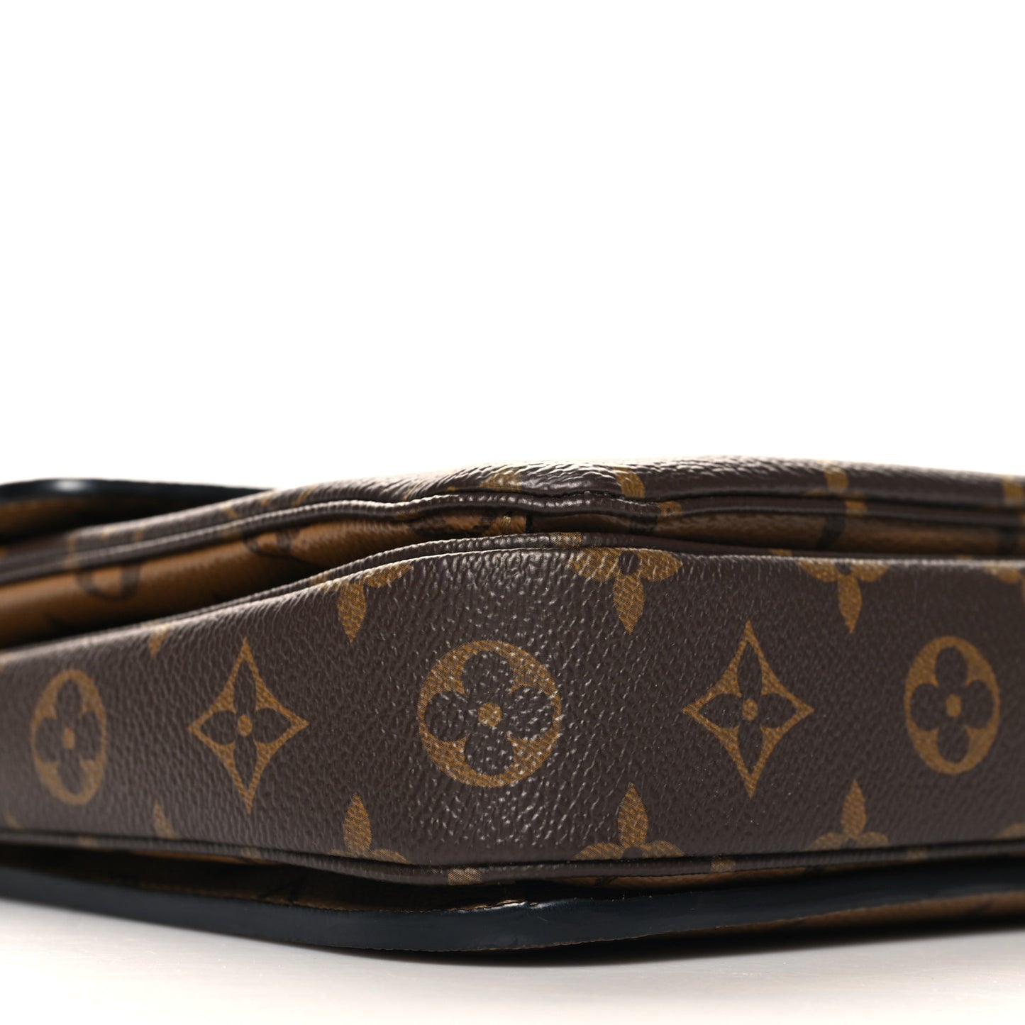 Reverse Monogram Pochette Metis