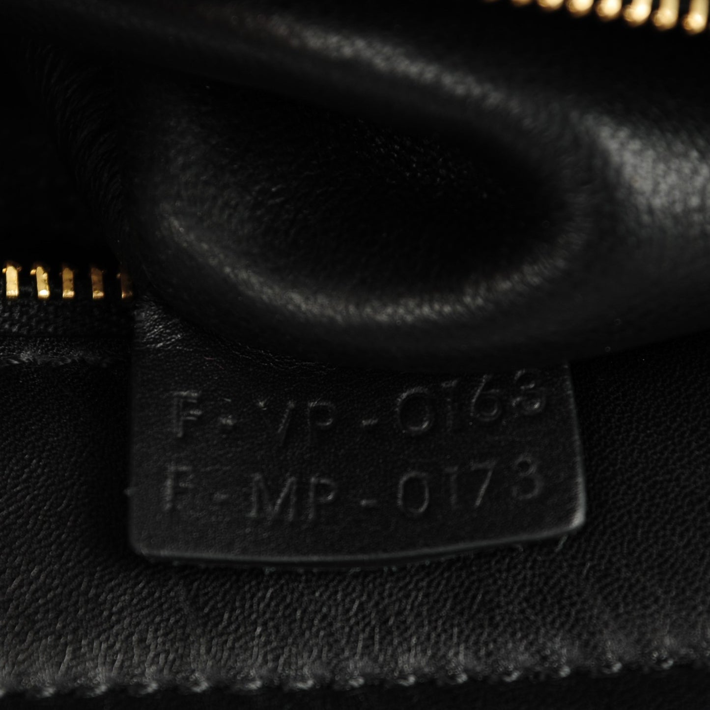 Felt Smooth Calfskin Medium Trapeze Pearl Grey