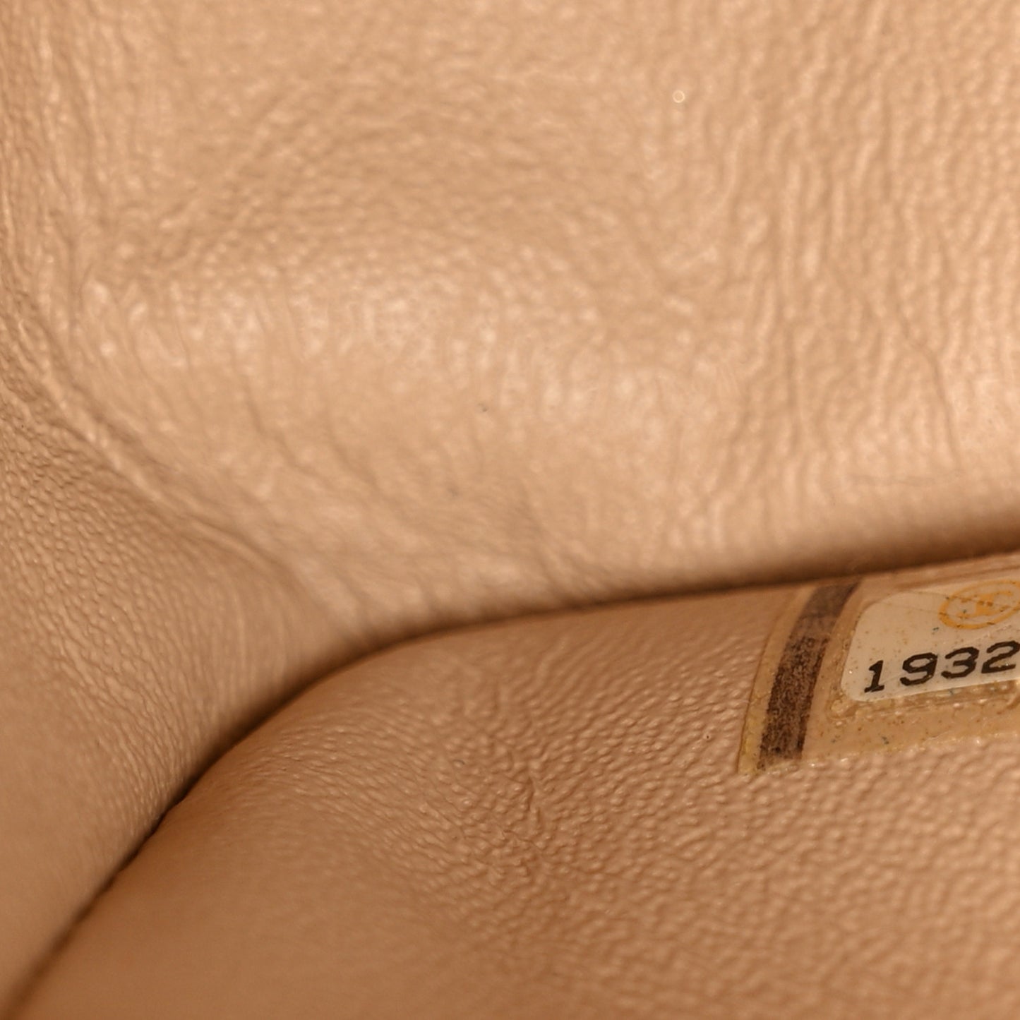 Caviar Quilted Jumbo Double Flap Beige Clair