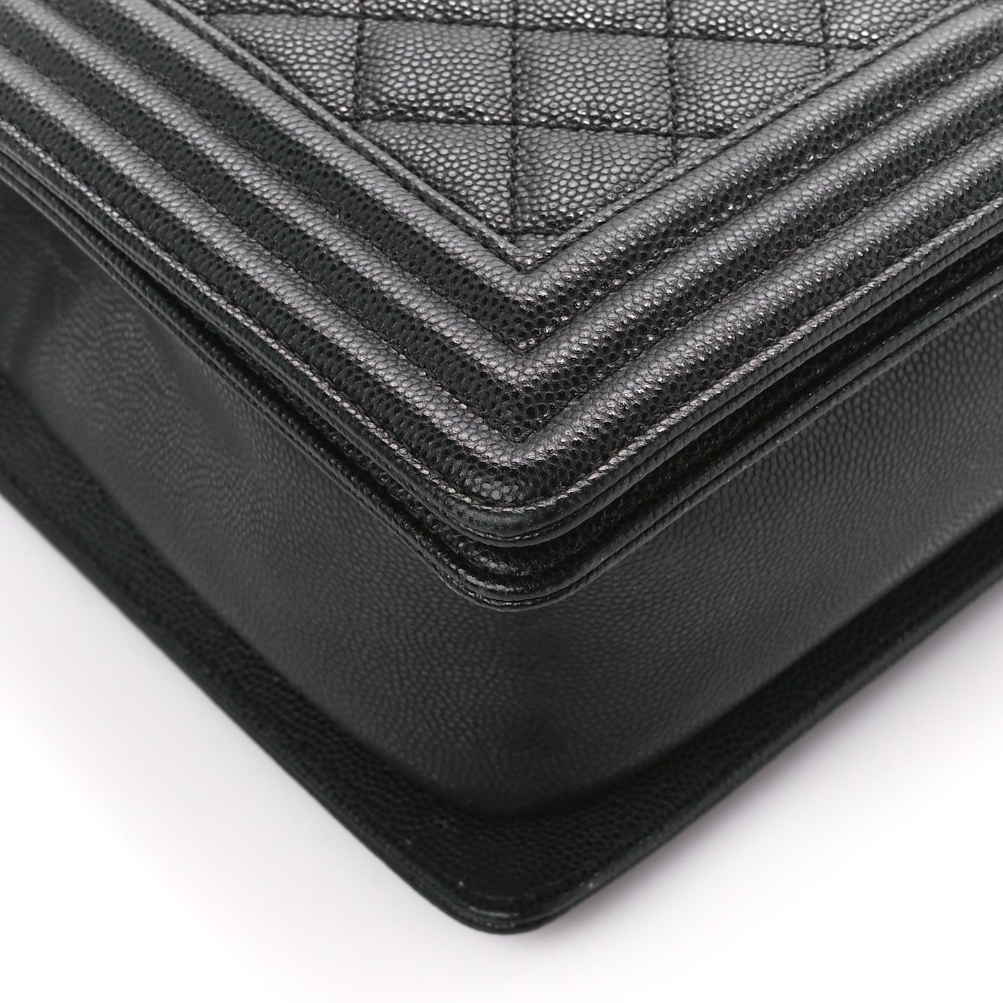 Caviar Quilted New Medium Boy Flap Black