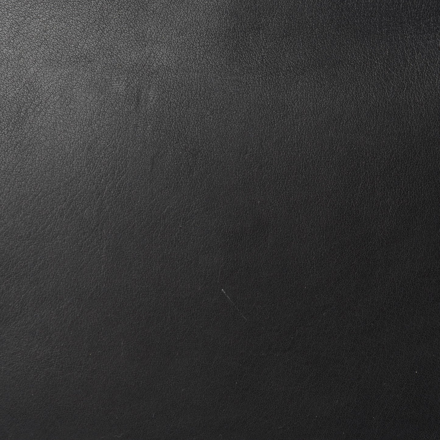 Supple Medium Phantom Luggage Black