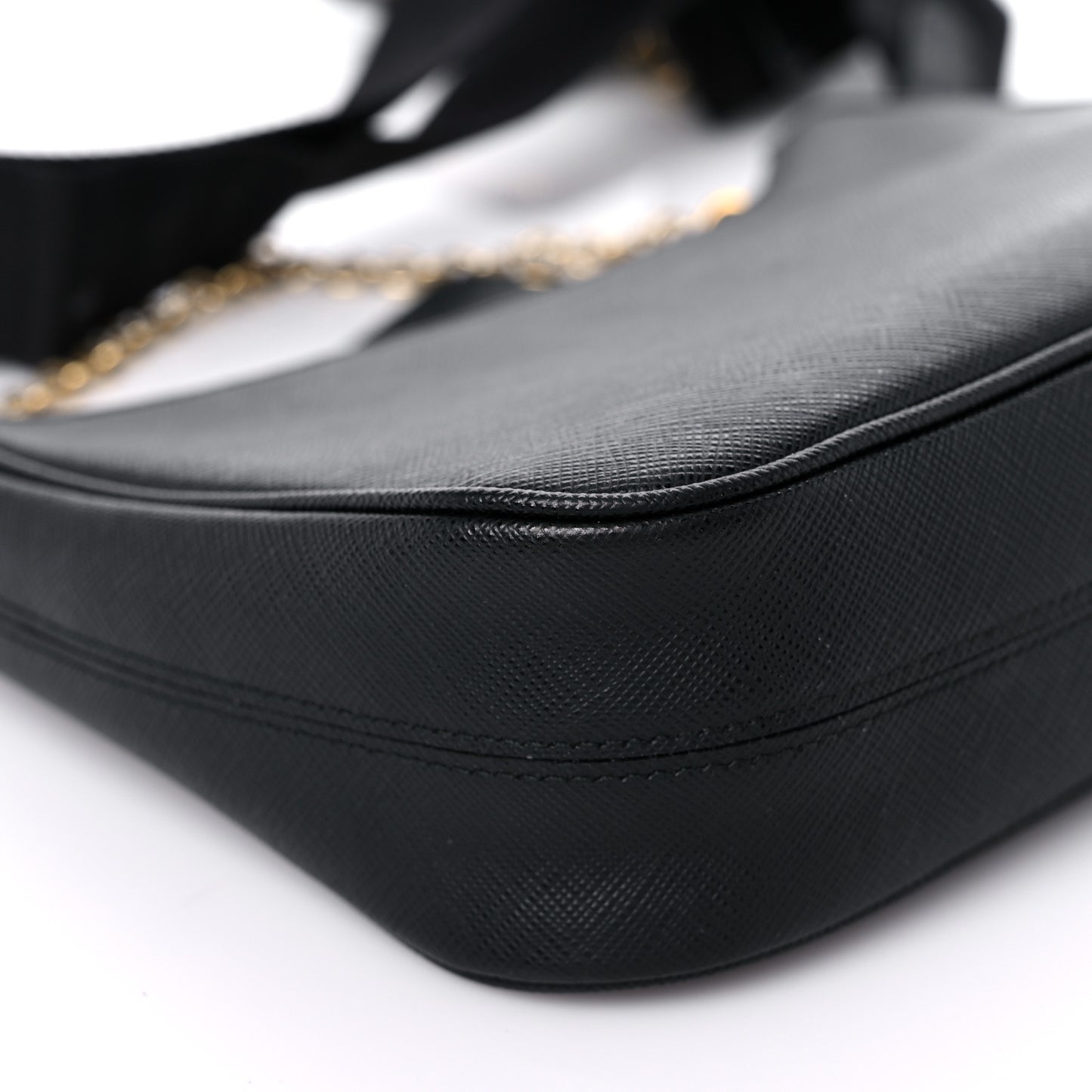 Saffiano Lux Re-Edition 2005 Shoulder Bag Black