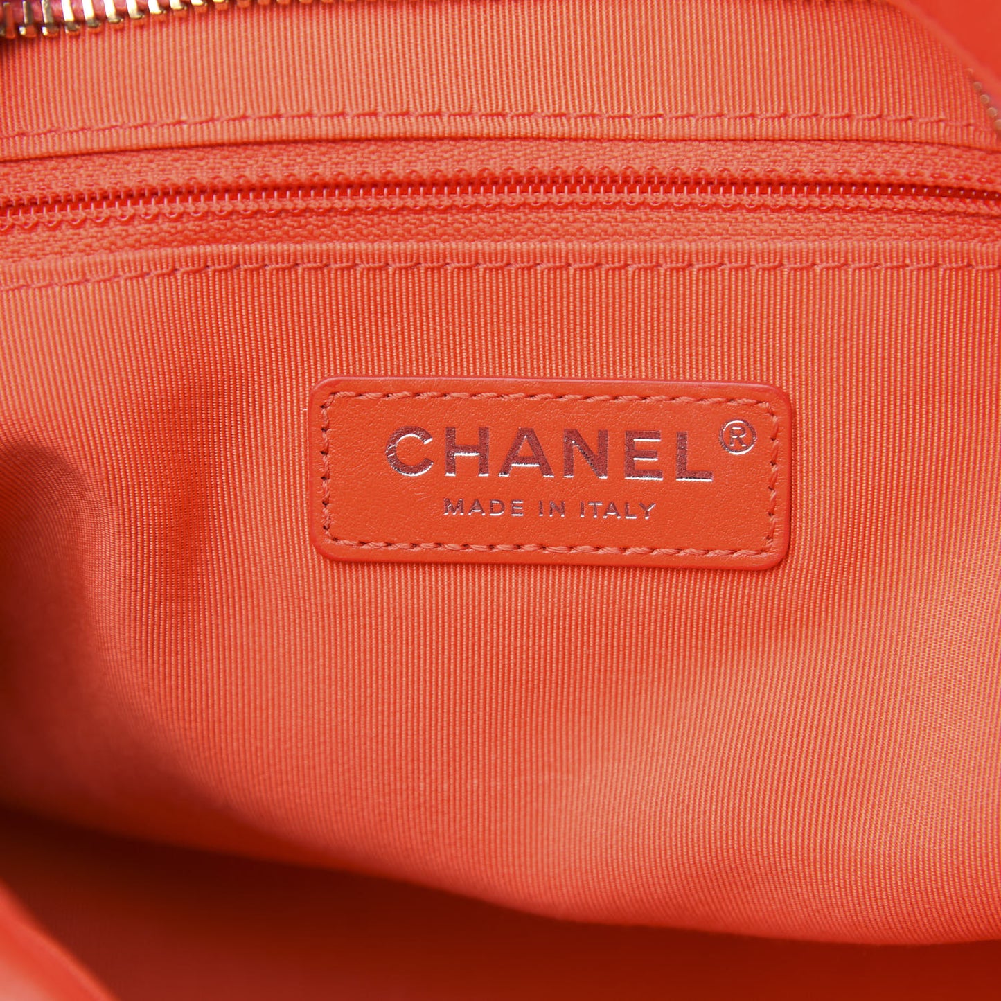 Aged Calfskin Quilted Medium Gabrielle Hobo Red