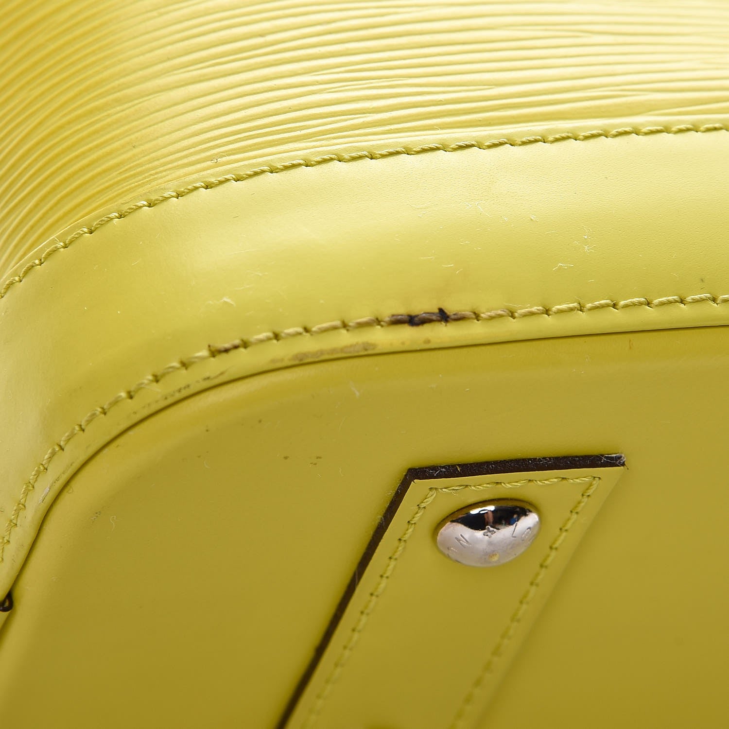 Louis Vuitton Epi Alma BB Pistache 7 of 11