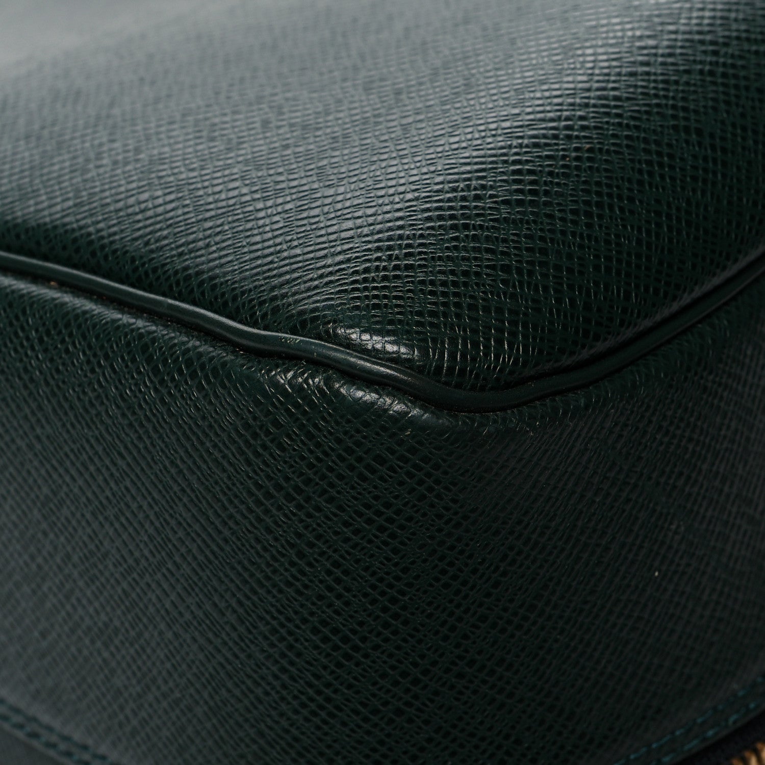 Louis Vuitton Taiga Helanga 1 Poche Epicea 17 of 18