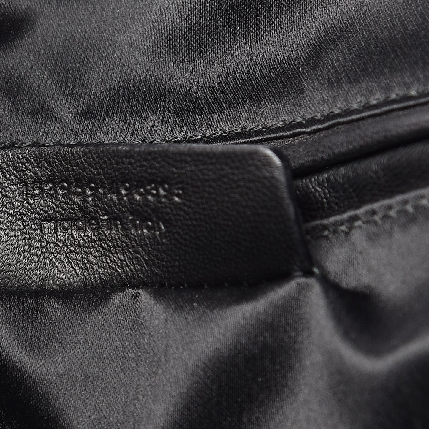 Calfskin Oversized Muse Black