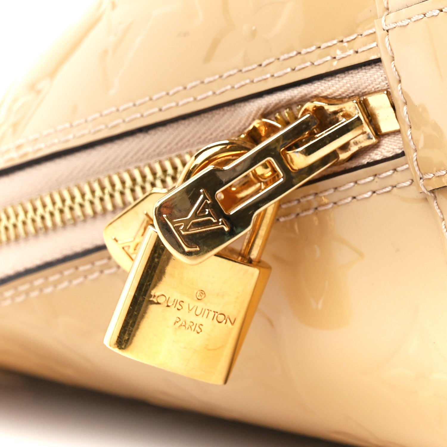 Louis Vuitton Vernis Alma PM Blanc Corail 9 of 13