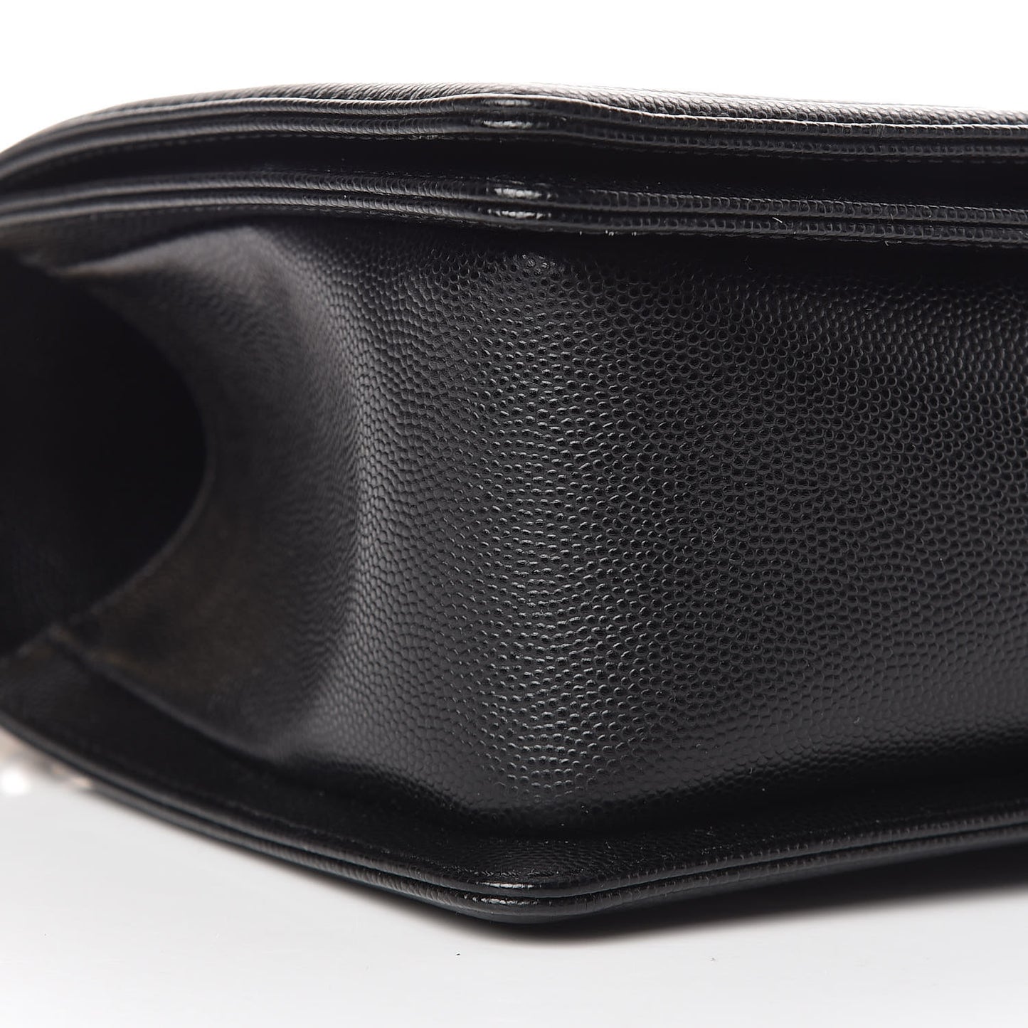 Caviar Quilted Medium Boy Flap Black