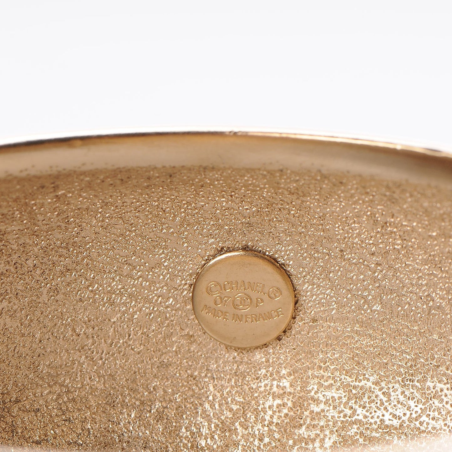 Wide L'Elegence French Quote Bangle Gold