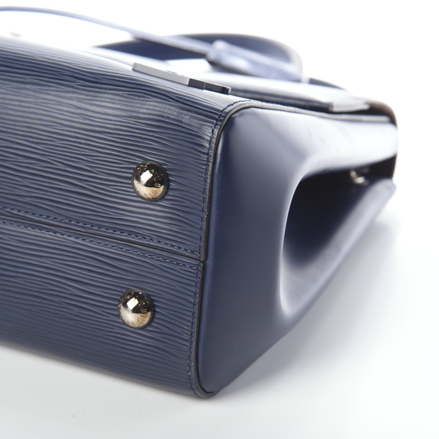 Louis Vuitton Epi Cluny MM Indigo 9 of 9