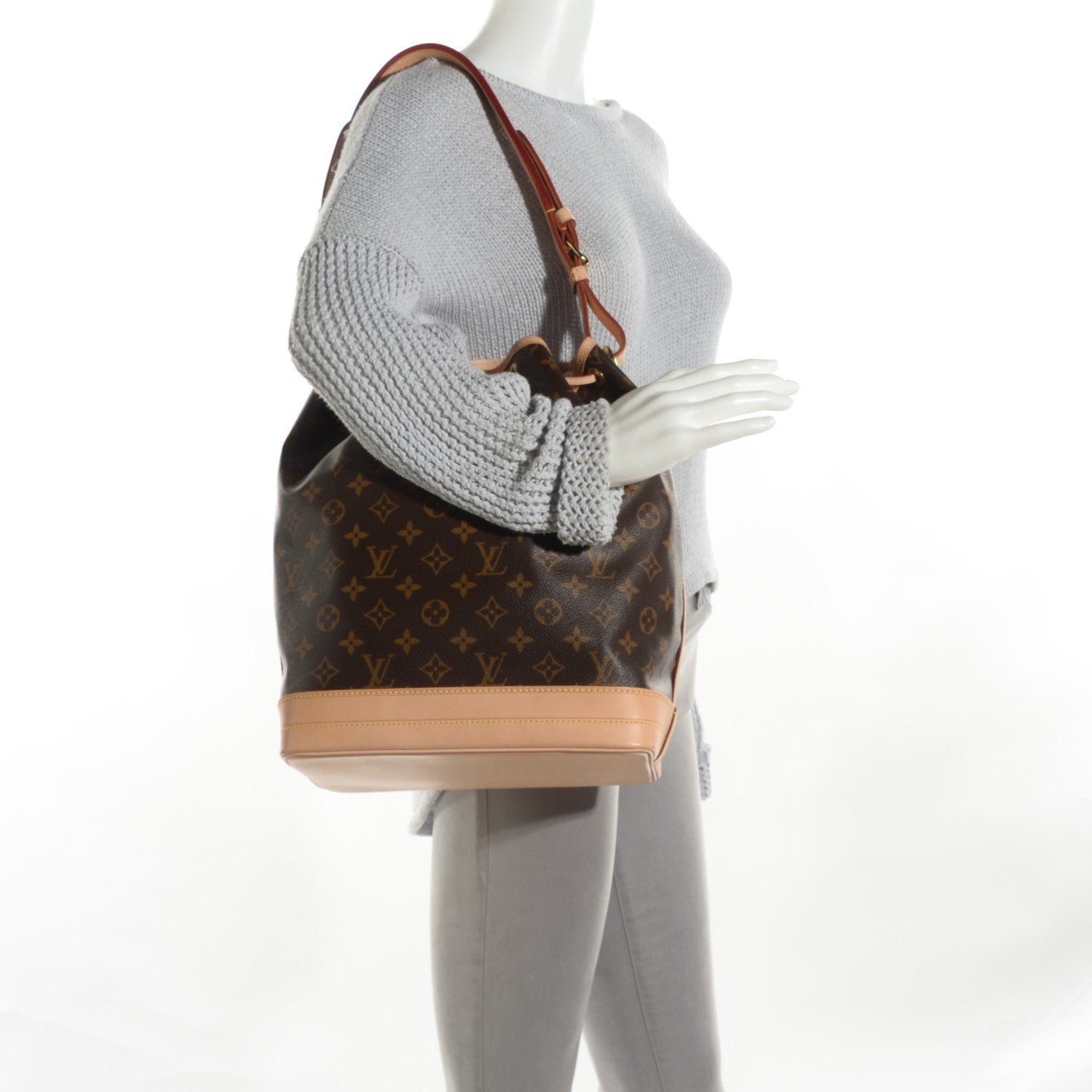 Louis Vuitton Monogram Noe 2 of 8
