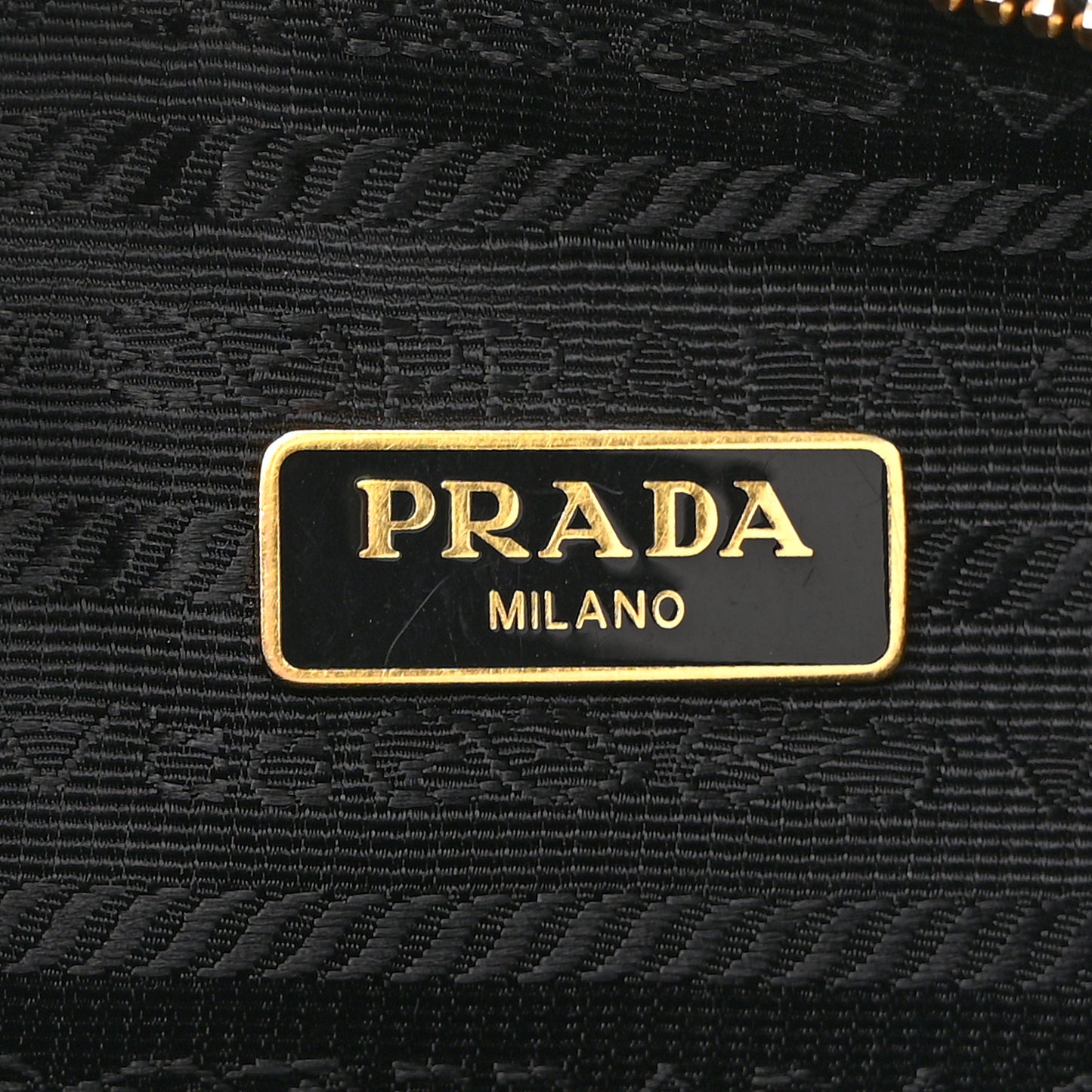 Saffiano Lux Re-Edition 2005 Shoulder Bag Black