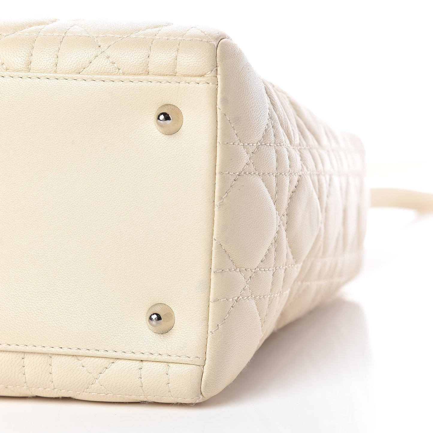 Lambskin Cannage Medium Lady Dior Light Beige