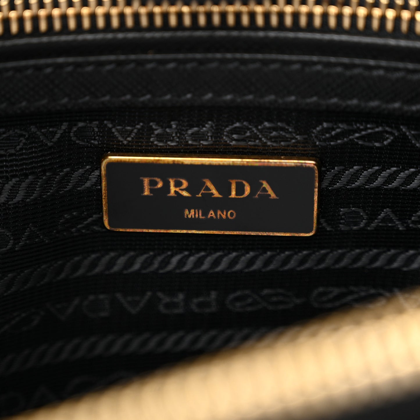 Saffiano Lux Medium Tote Black