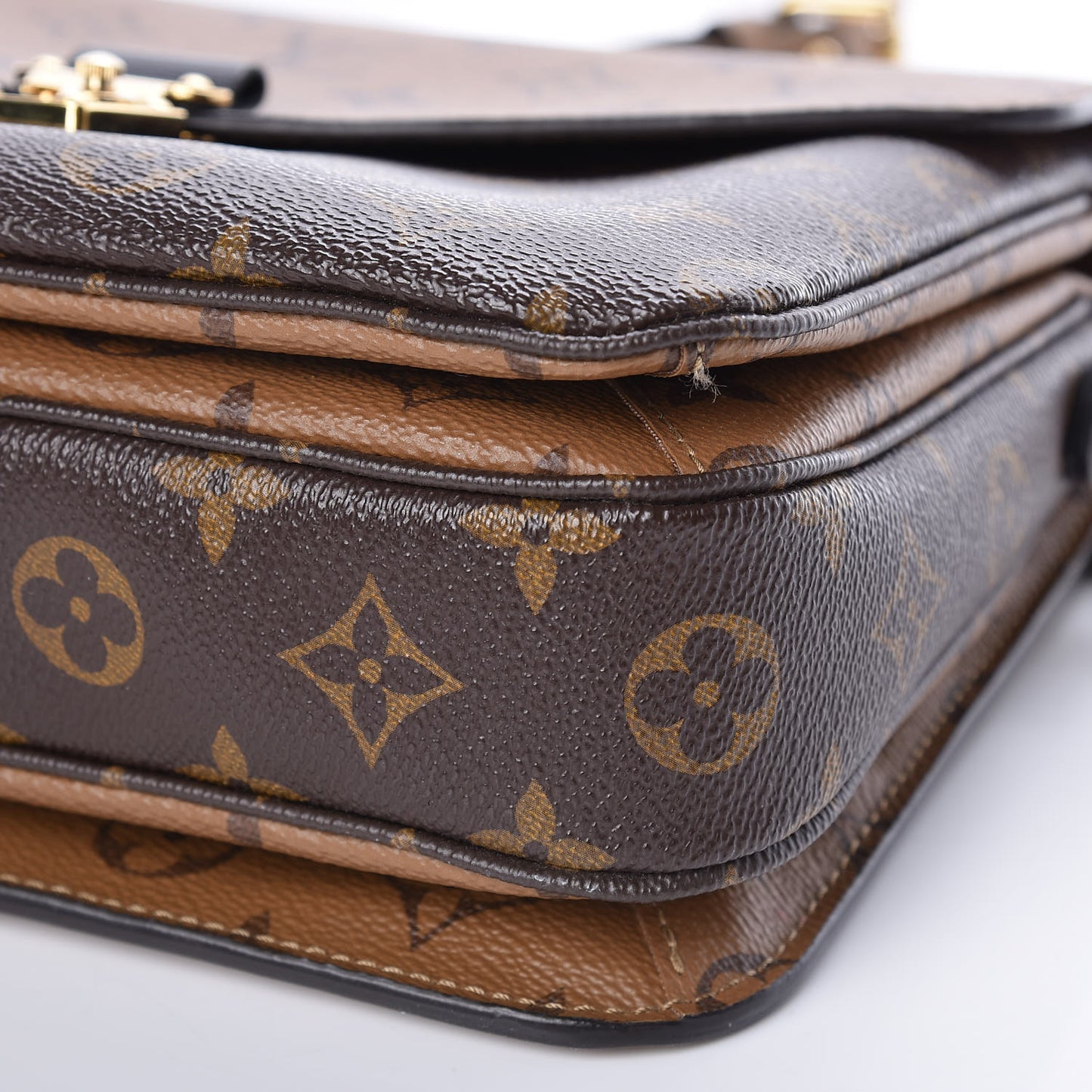 Reverse Monogram Pochette Metis