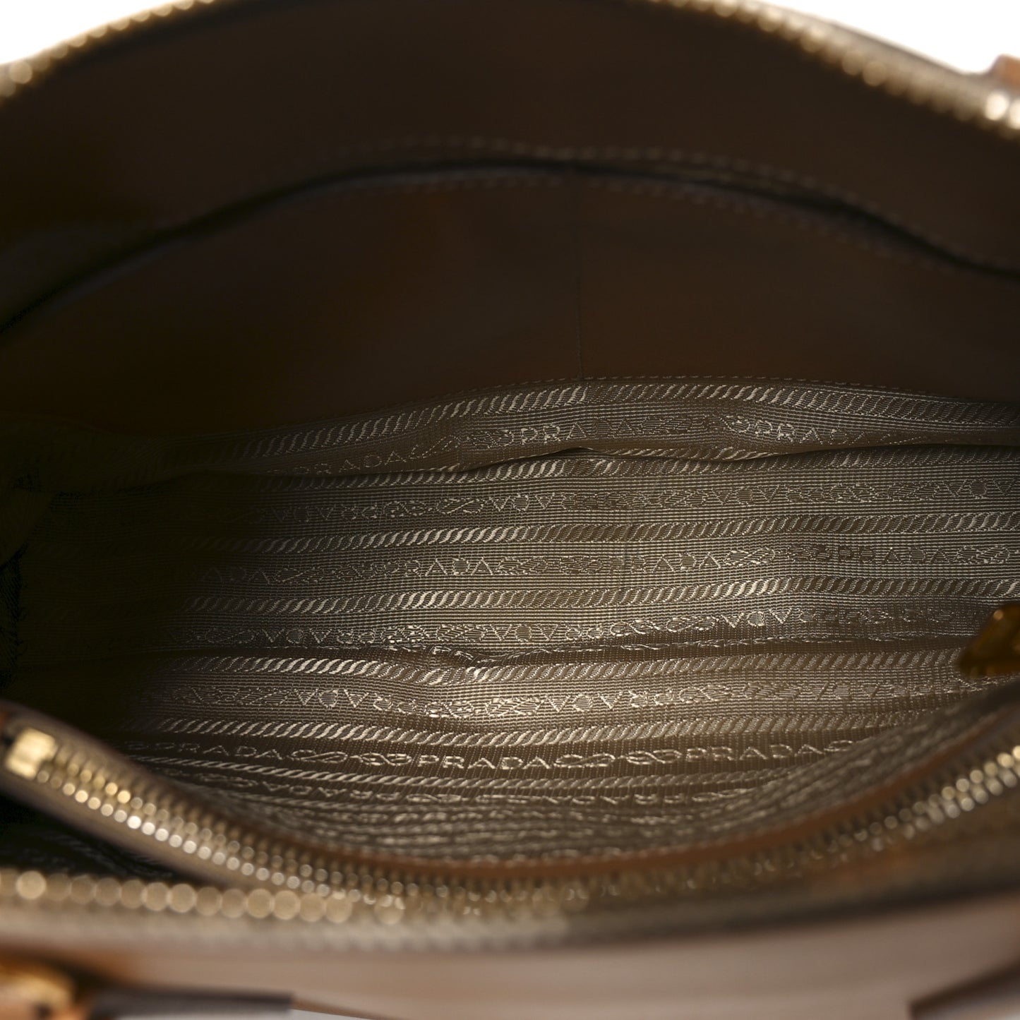Saffiano Lux Medium Promenade Tote Caramel