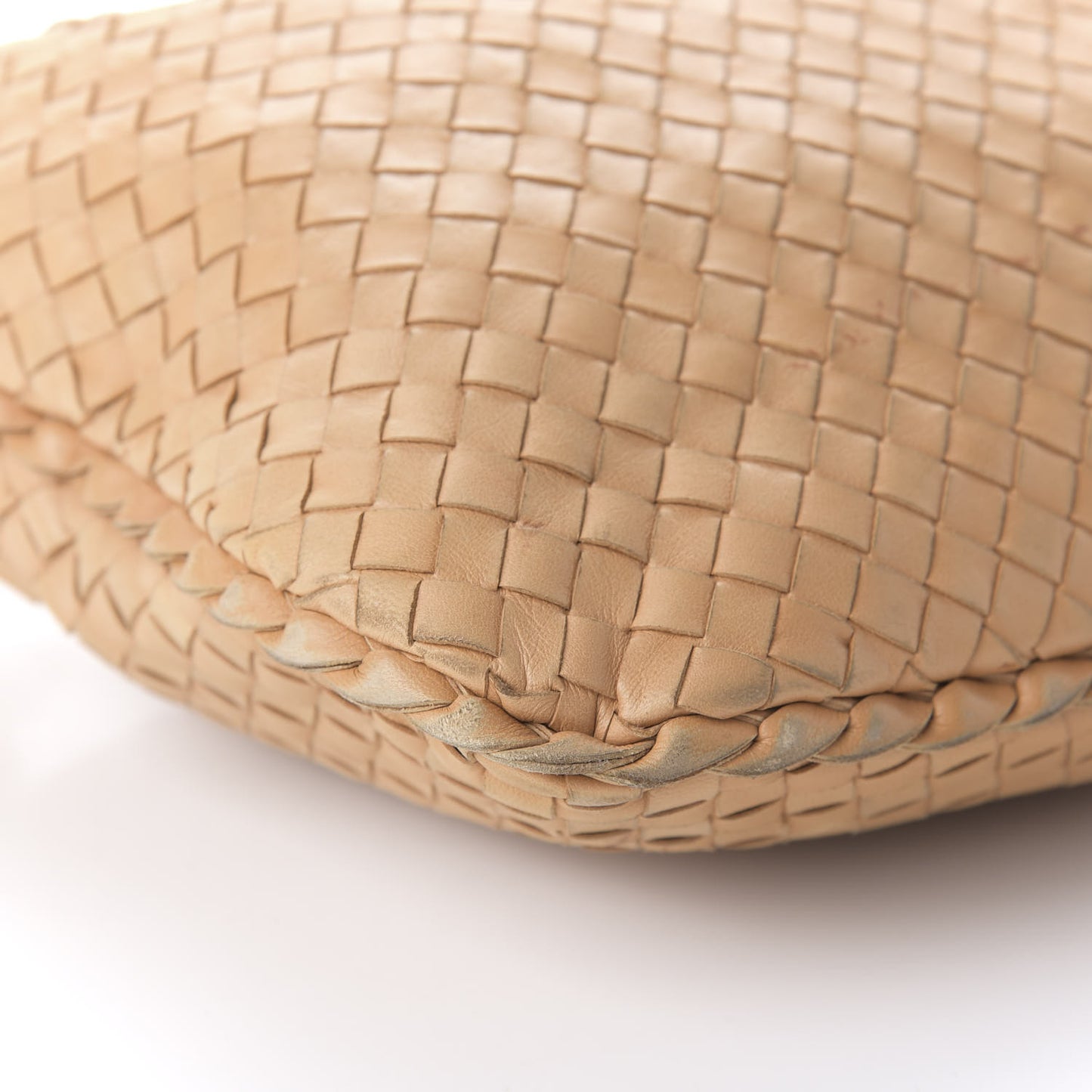 Nappa Intrecciato Medium Veneta Hobo Camel