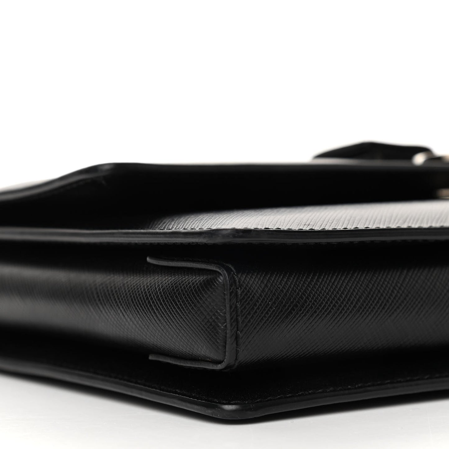 Pebbled Calfskin Vara Bow Chain Flap Crossbody Black