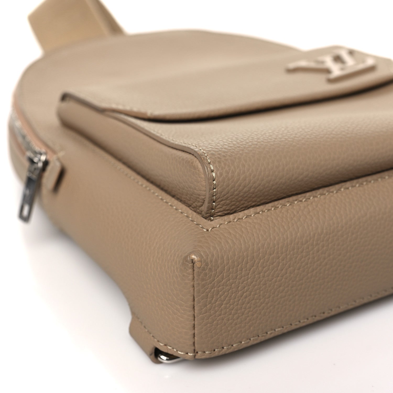 Louis Vuitton Grained Cowhide Aerogram Pilot Slingbag Sable Beige 8 of 9