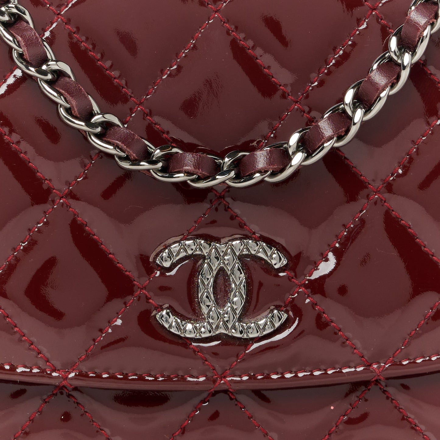 Patent Quilted Brilliant Wallet On Chain WOC Dark Burgundy