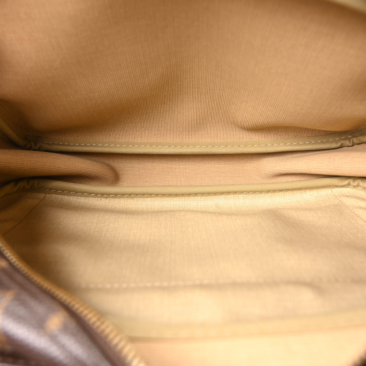 Louis Vuitton Monogram Reporter PM 5 of 9