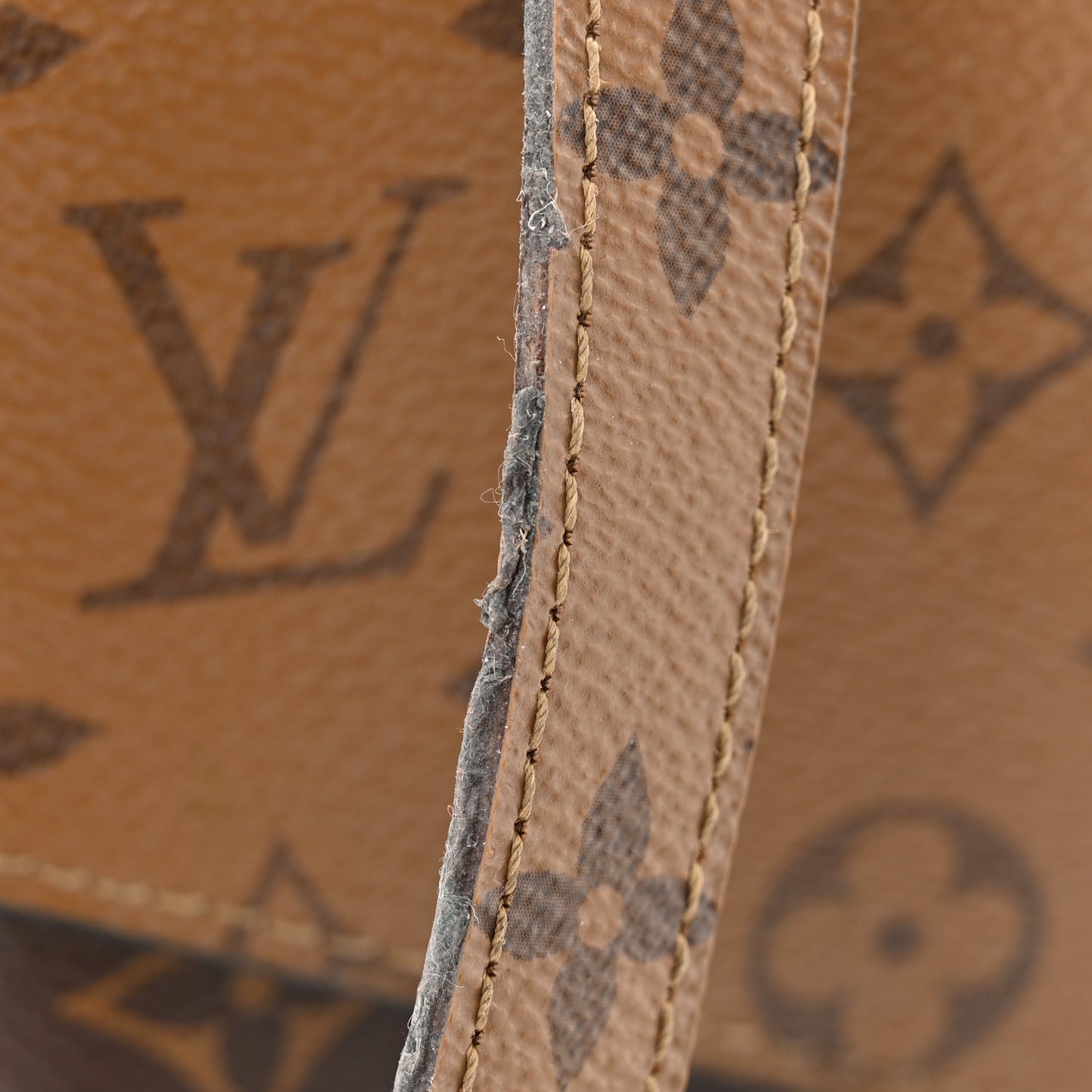 Reverse Monogram Pochette Metis