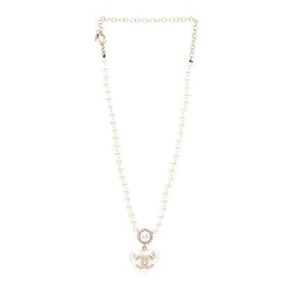 Chanel Pearl Crystal CC Heart Short Necklace Pearly White Gold 3 of 7