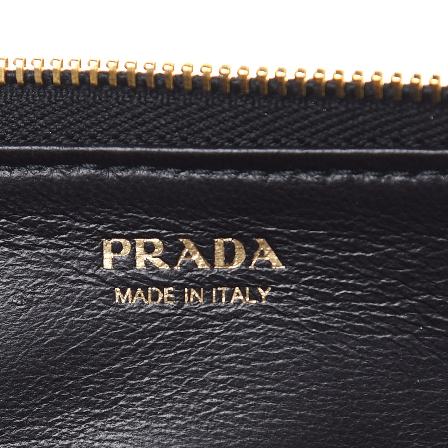 Saffiano Metal Zip Around Key Holder Black