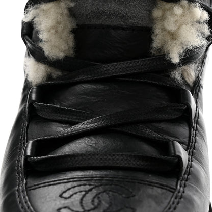 Chanel Calfskin Suede Shearling Lace Up Boots 35.5 Black Grey 9 of 9