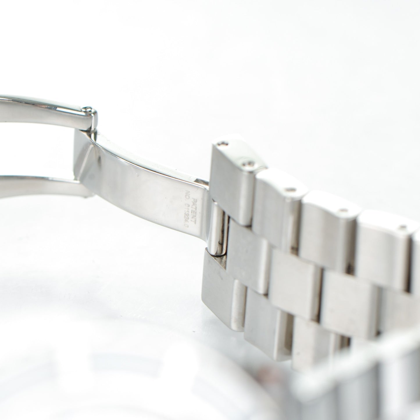 Stainless Steel Diamond Sapphire 38mm Christal Chronograph Quartz Watch White