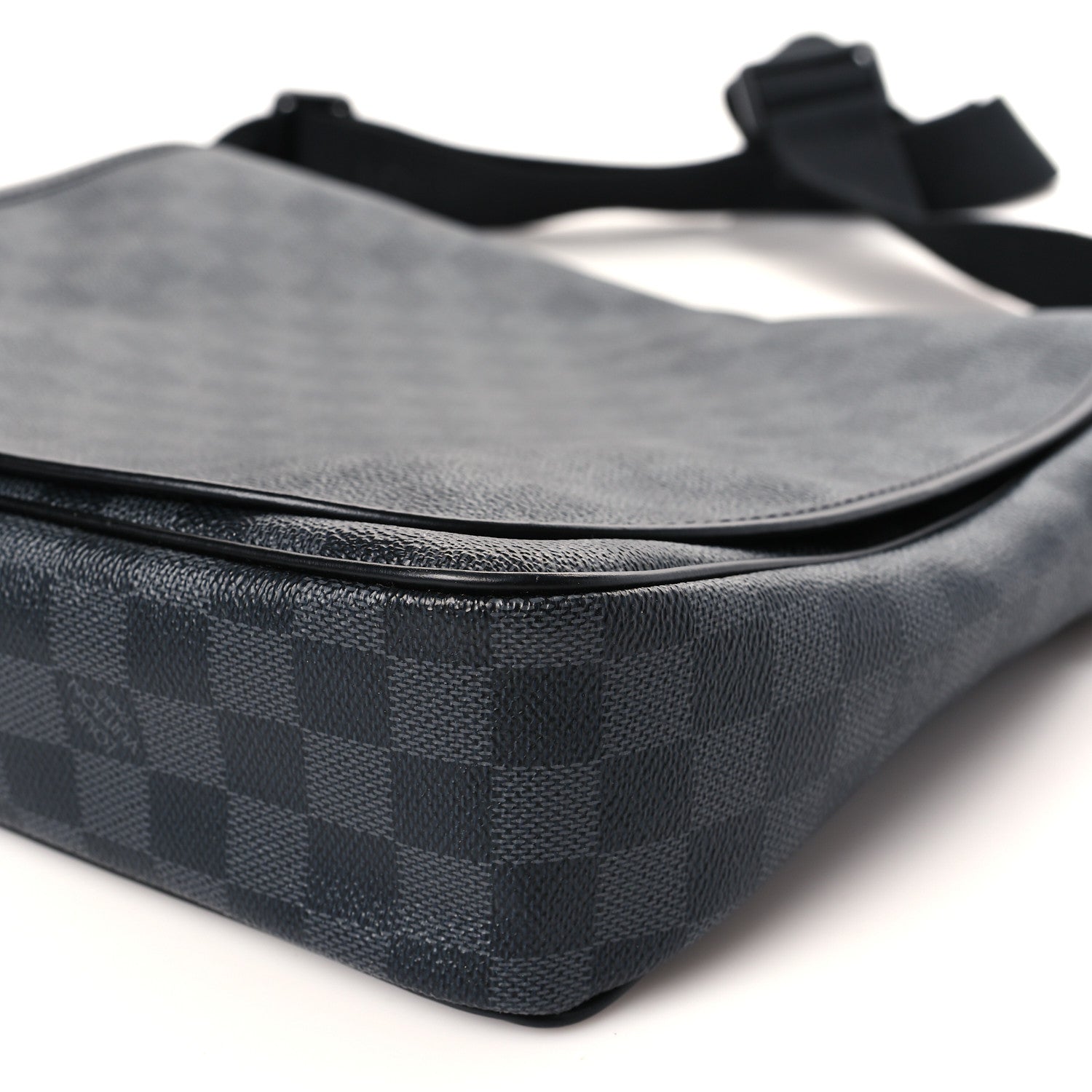 Louis Vuitton Damier Graphite Daniel MM 7 of 7