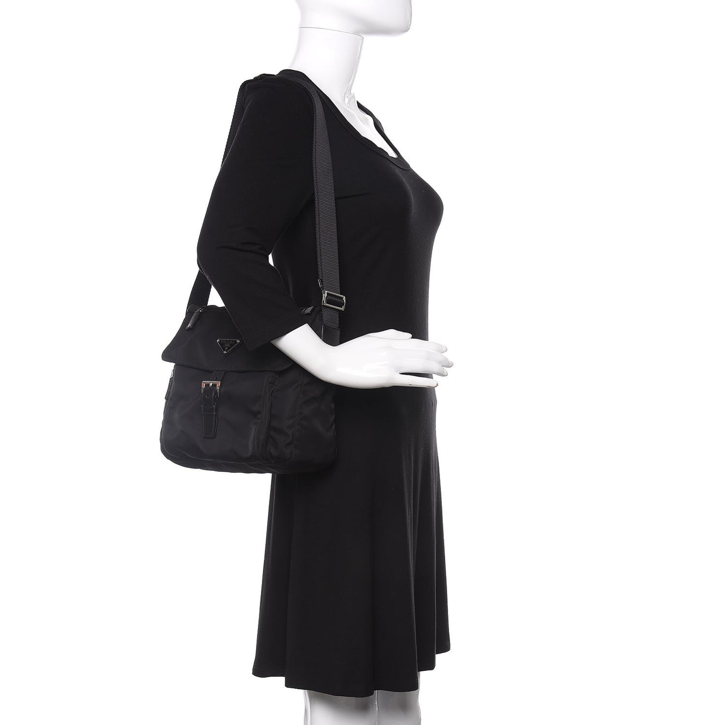 Nylon Vela Messenger Black