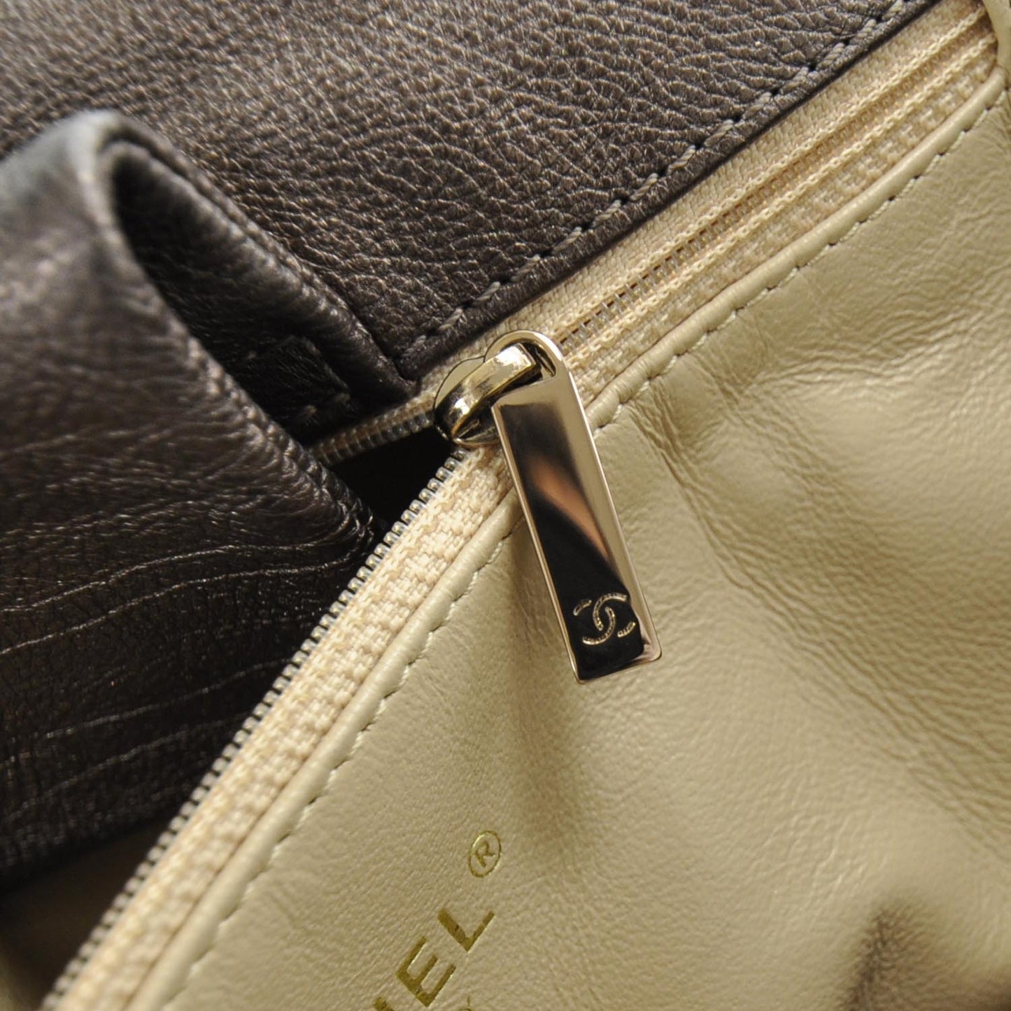 Luxe Ligne Flap Bag Bronze