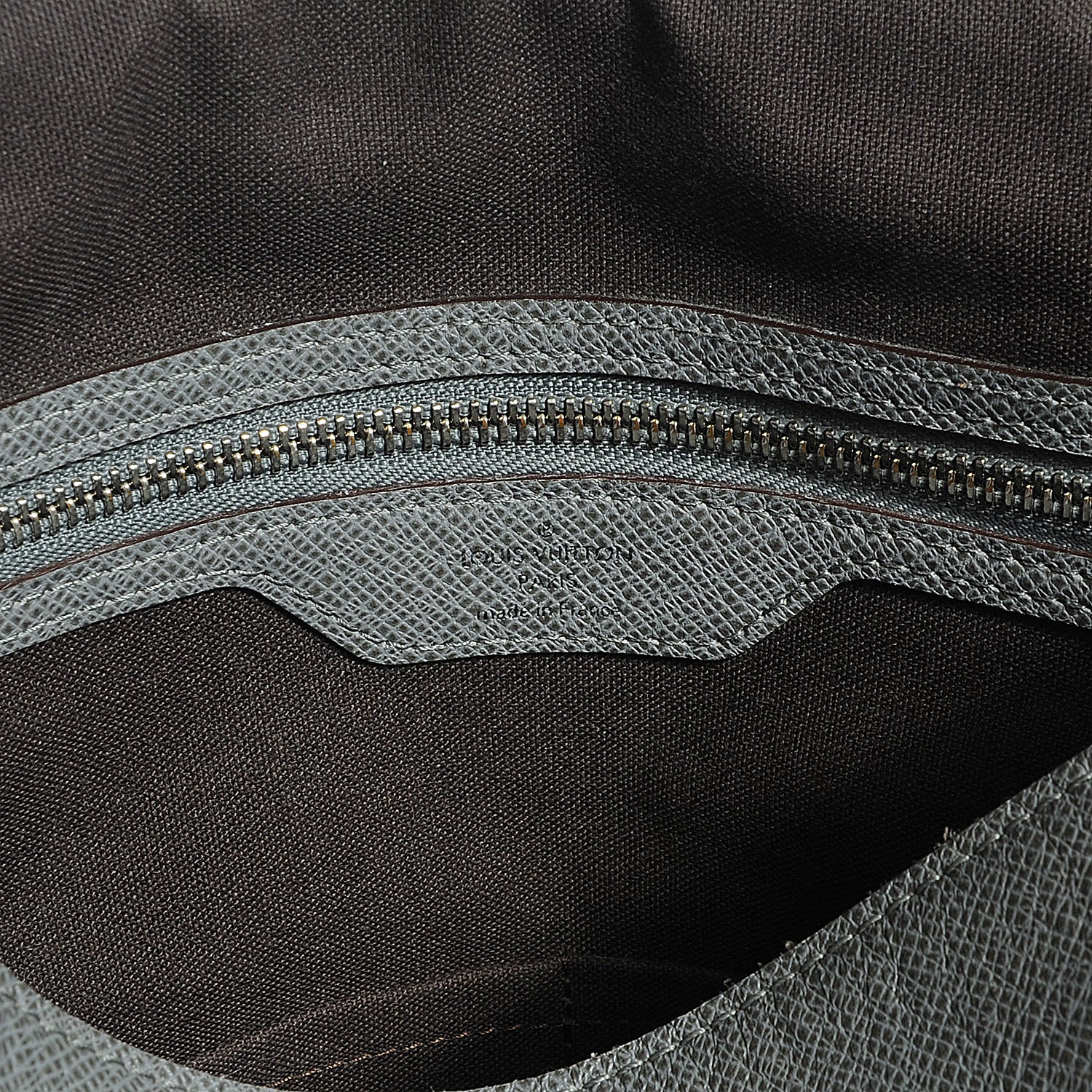 Louis Vuitton Taiga Milo Messenger Glacier 6 of 7