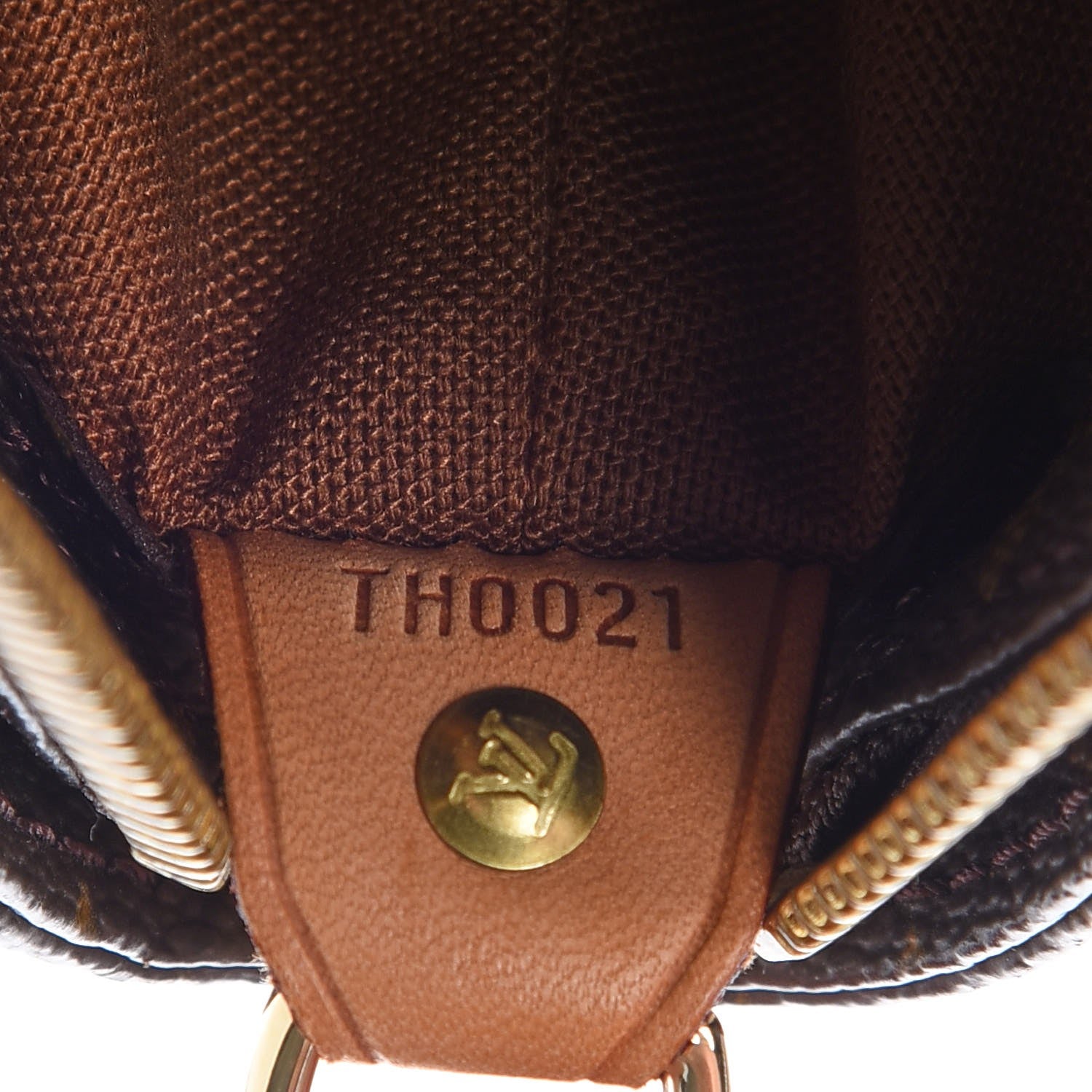 Louis Vuitton Monogram Cabas Mezzo 7 of 12