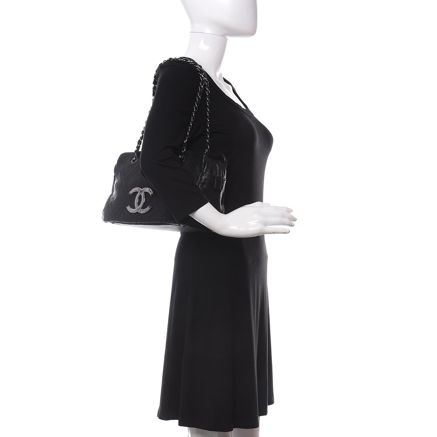 Chanel Calfskin Diamond Stitch Tote Black 2 of 10