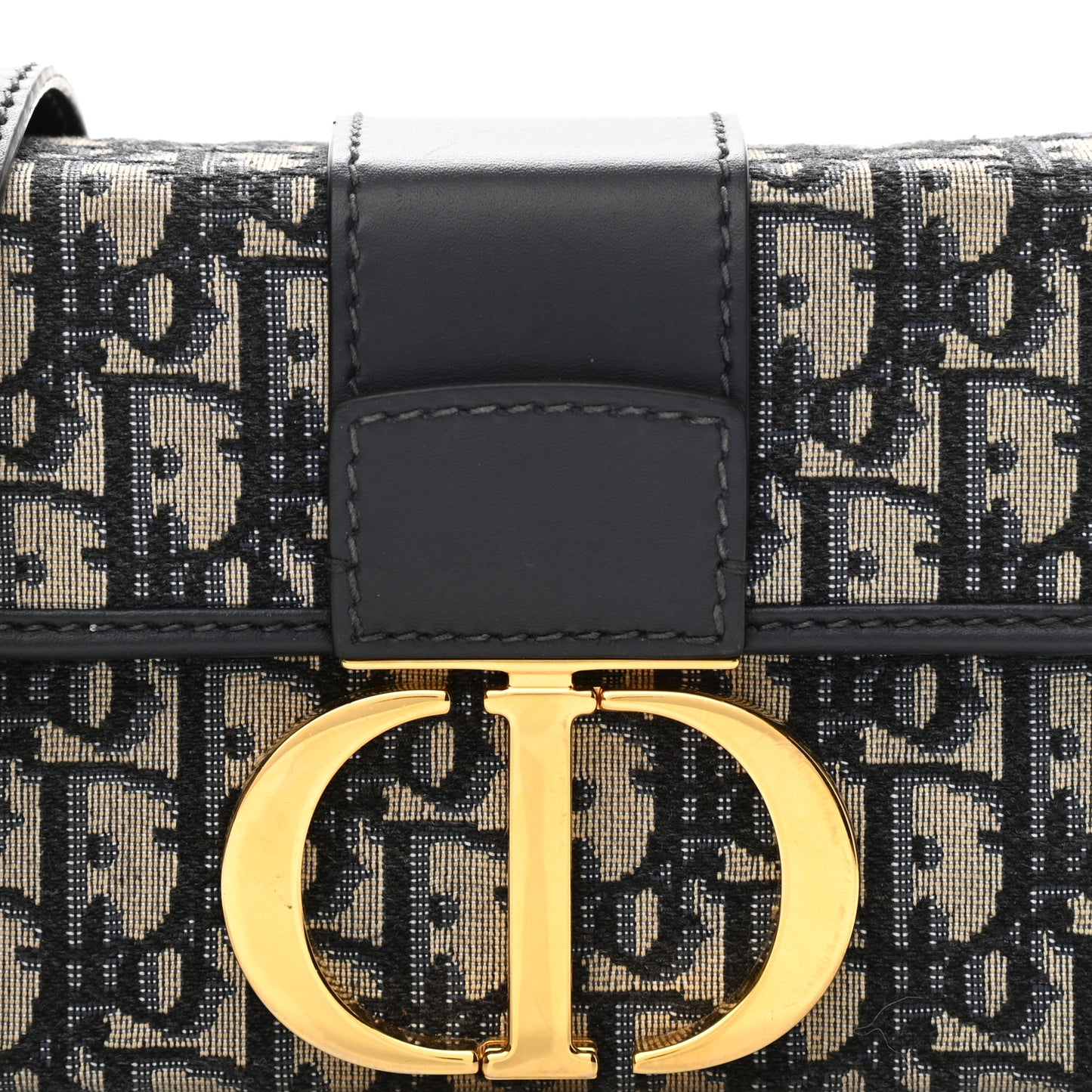 Oblique 30 Montaigne Box Bag Blue