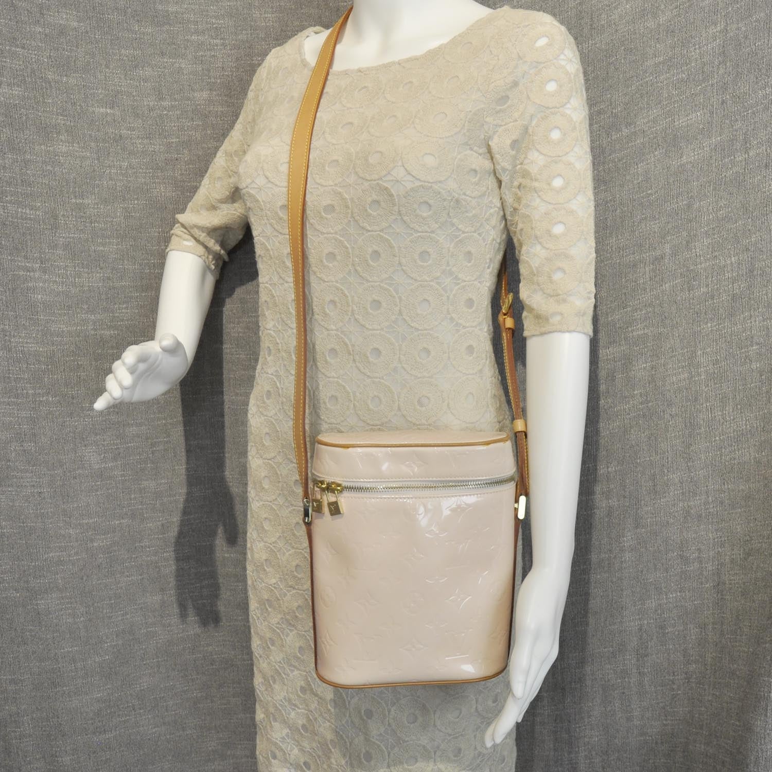 Louis Vuitton Vernis Sullivan Vertical Marshmallow 3 of 9