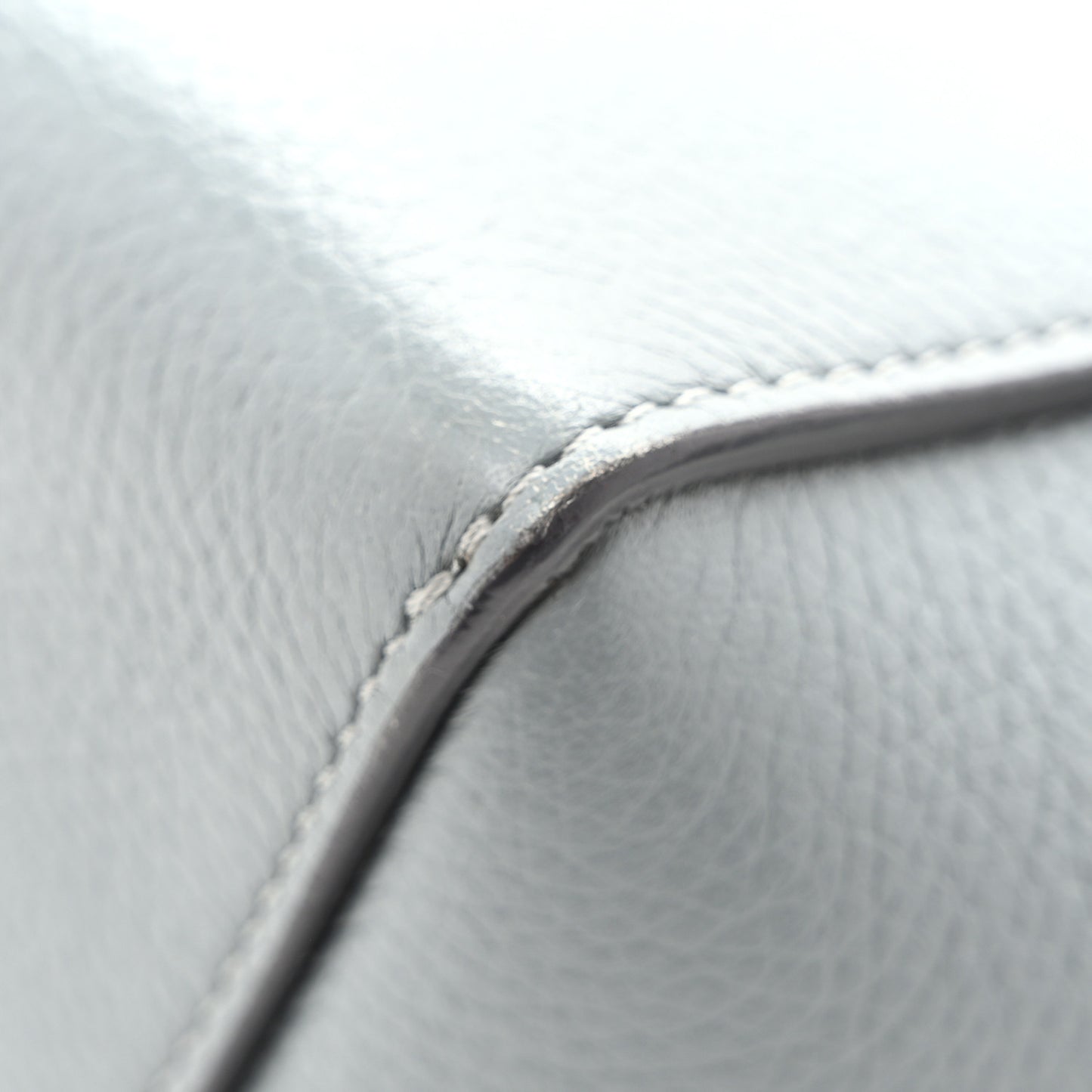 Soft Grained Calfskin Small Sangle Bucket Bag Cloud