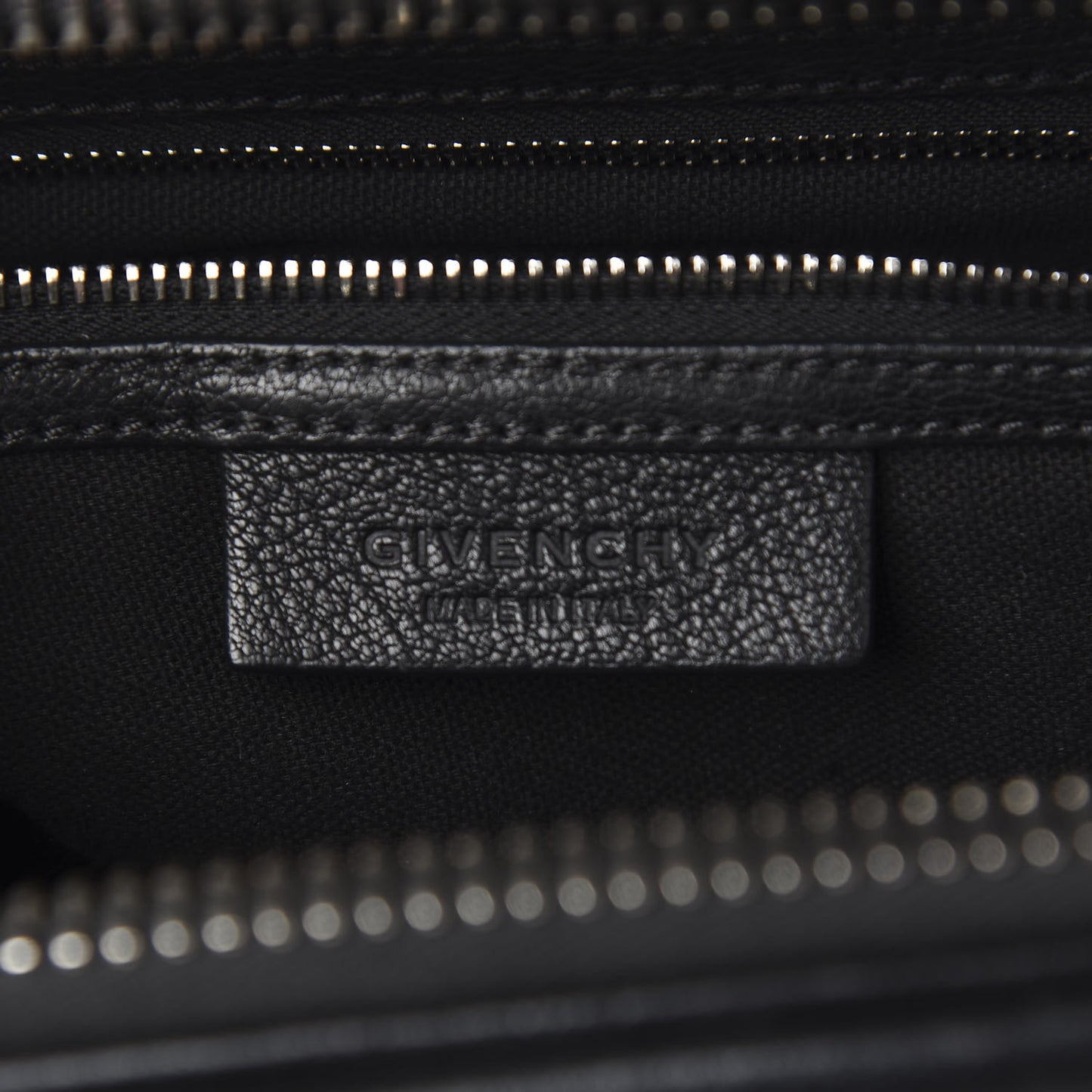 Sugar Goatskin Medium Antigona Black