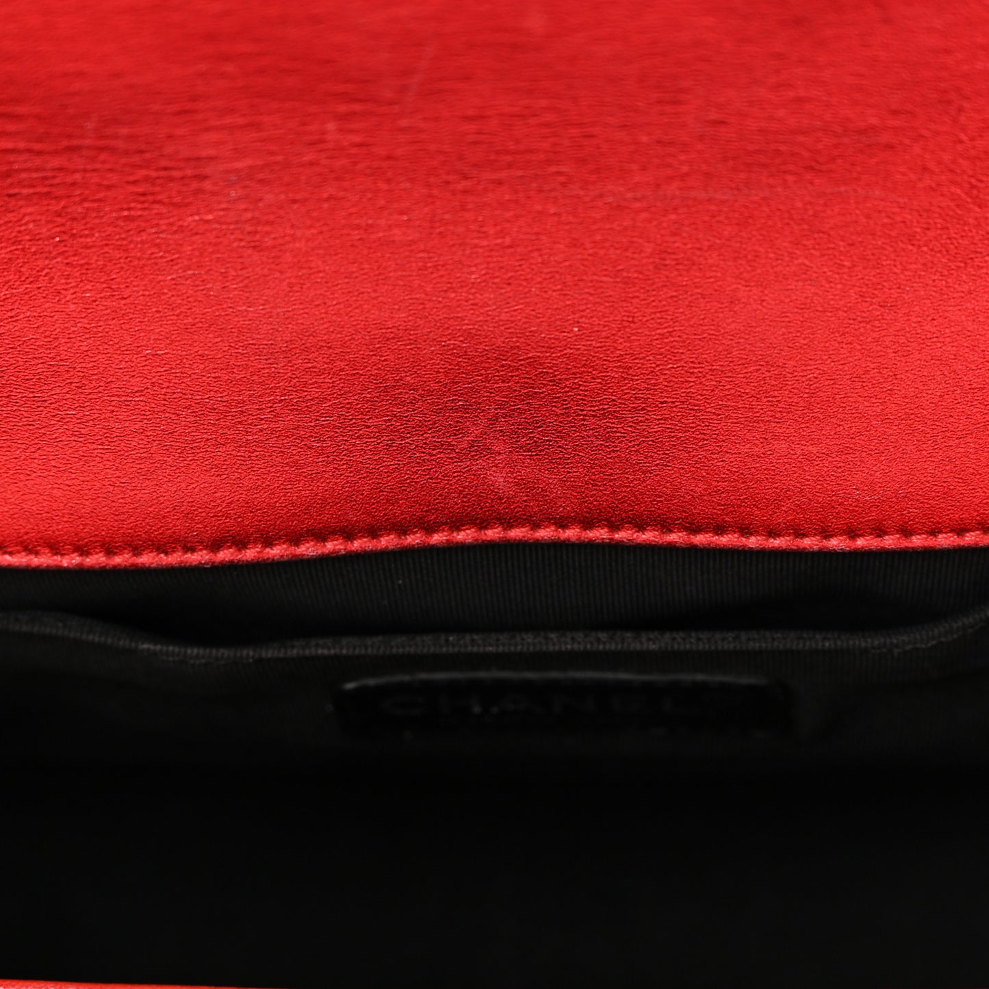 Metallic Patent Calfskin Quilted Medium Boy Flap Red