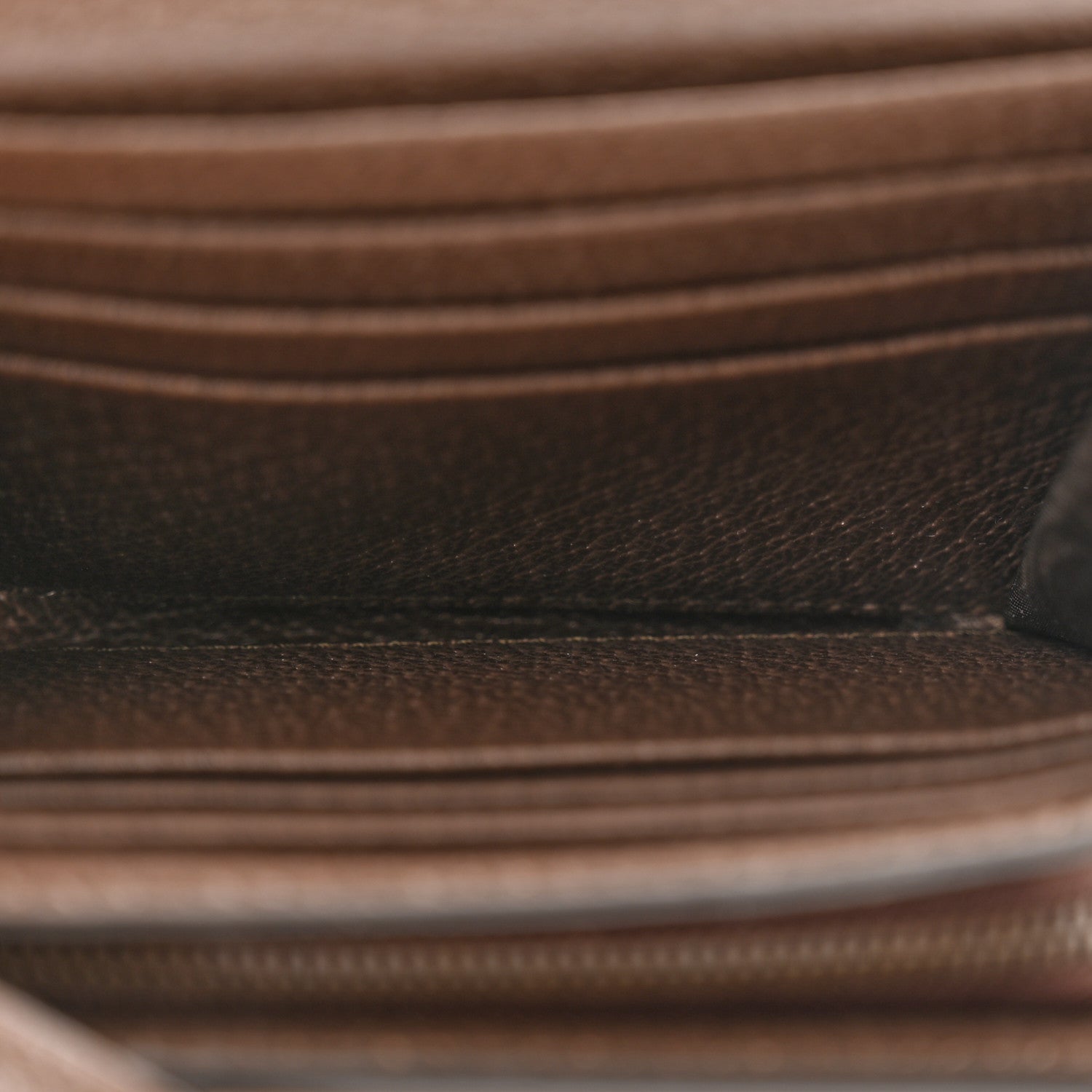 Gucci Monogram Jumbo GG Textured Dollar Calfskin Diana Compact Wallet Camel Ebony New Acero 6 of 8