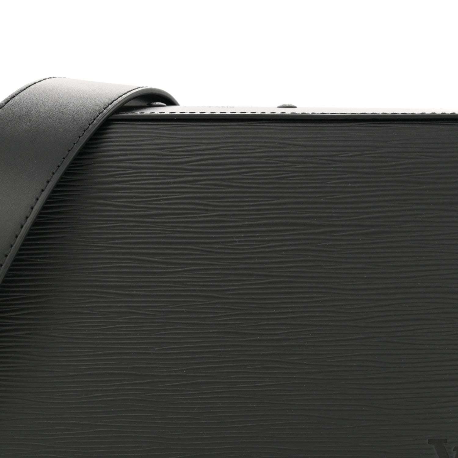 Louis Vuitton Epi Box Messenger Black 7 of 12