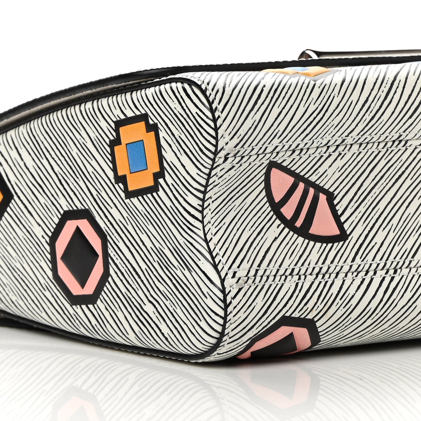 Epi Azteque Twist Shoulder Bag MM White