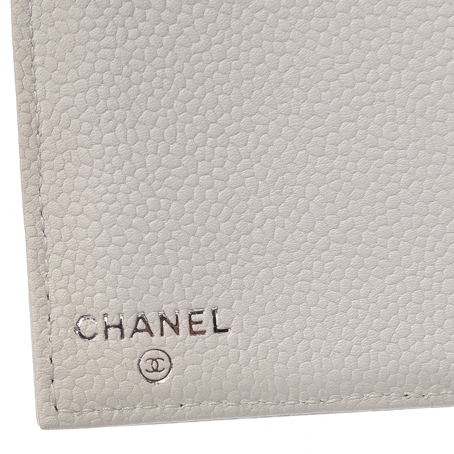 Caviar Timeless CC Yen Wallet White