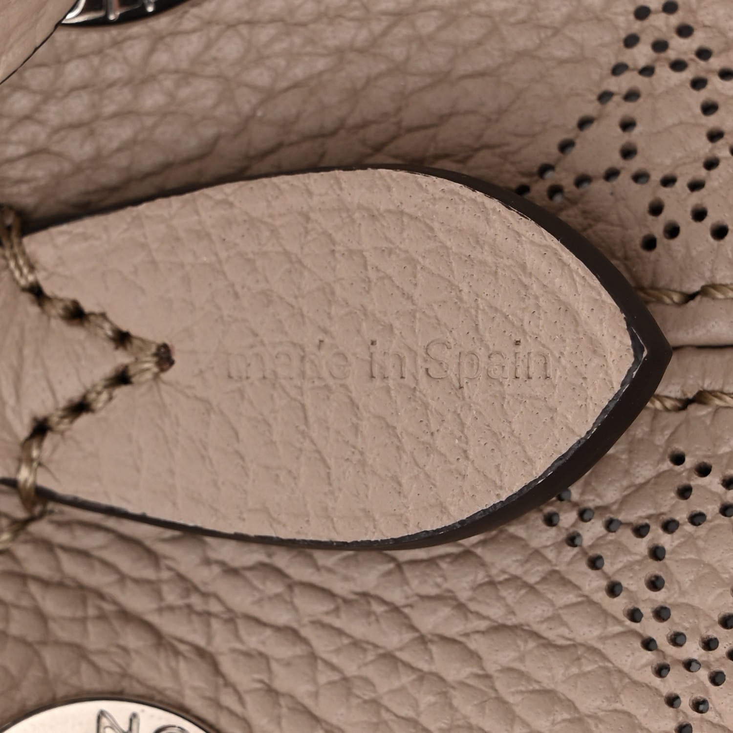 Louis Vuitton Mahina Bella Galet 8 of 13