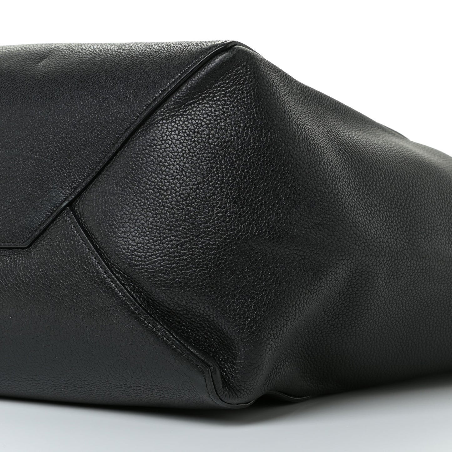 Soft Grained Calfskin Medium Belt Cabas Phantom Black