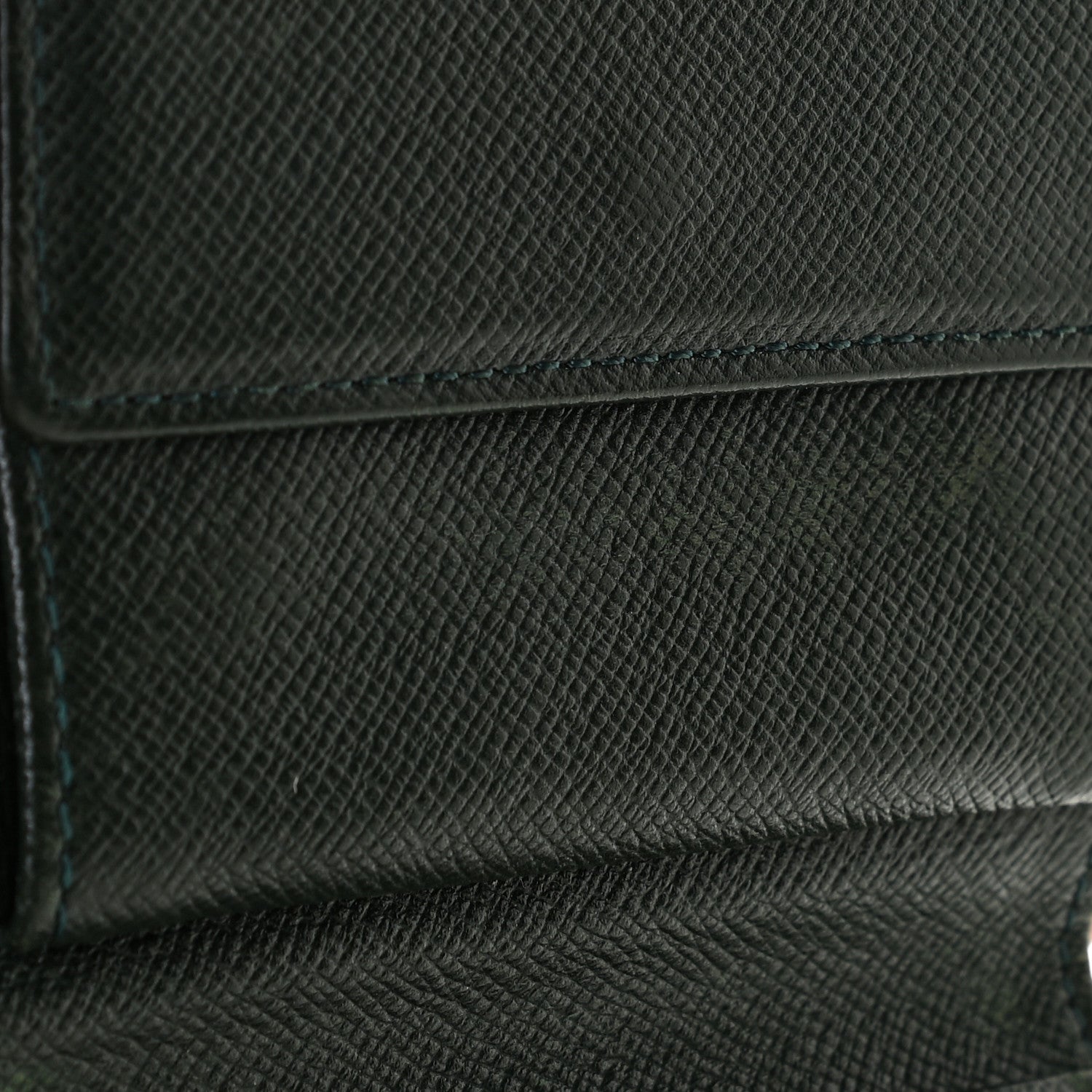 Louis Vuitton Taiga Bi-Fold Wallet Epicea 7 of 15