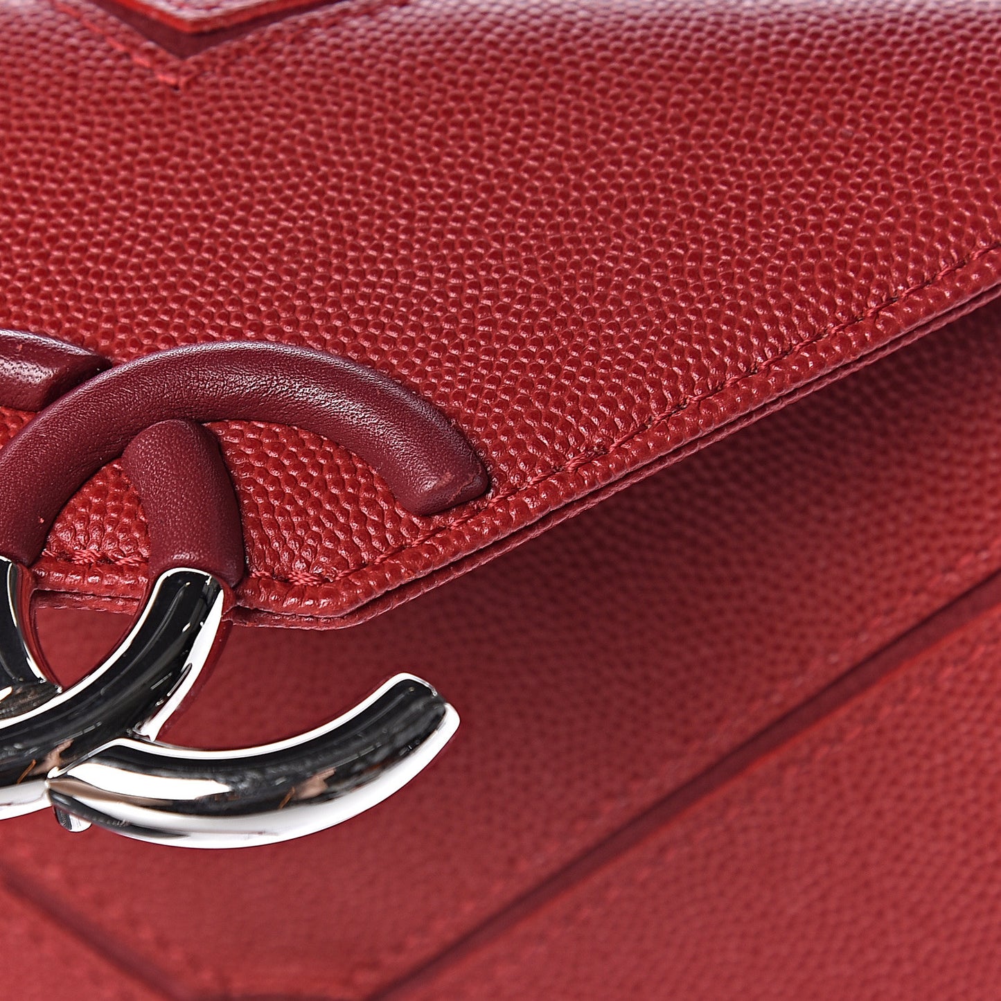 Caviar Macro Chevron Small Single Flap Red